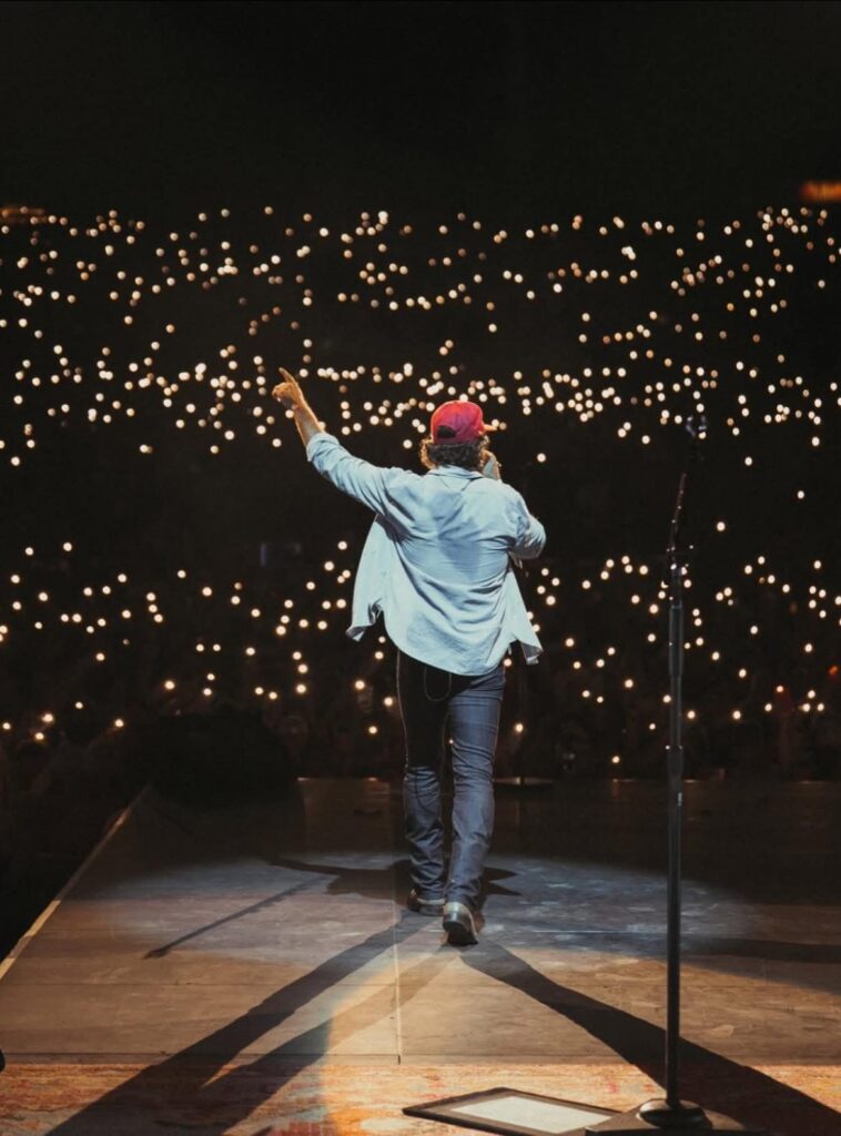 Sing Loud, Stay Close